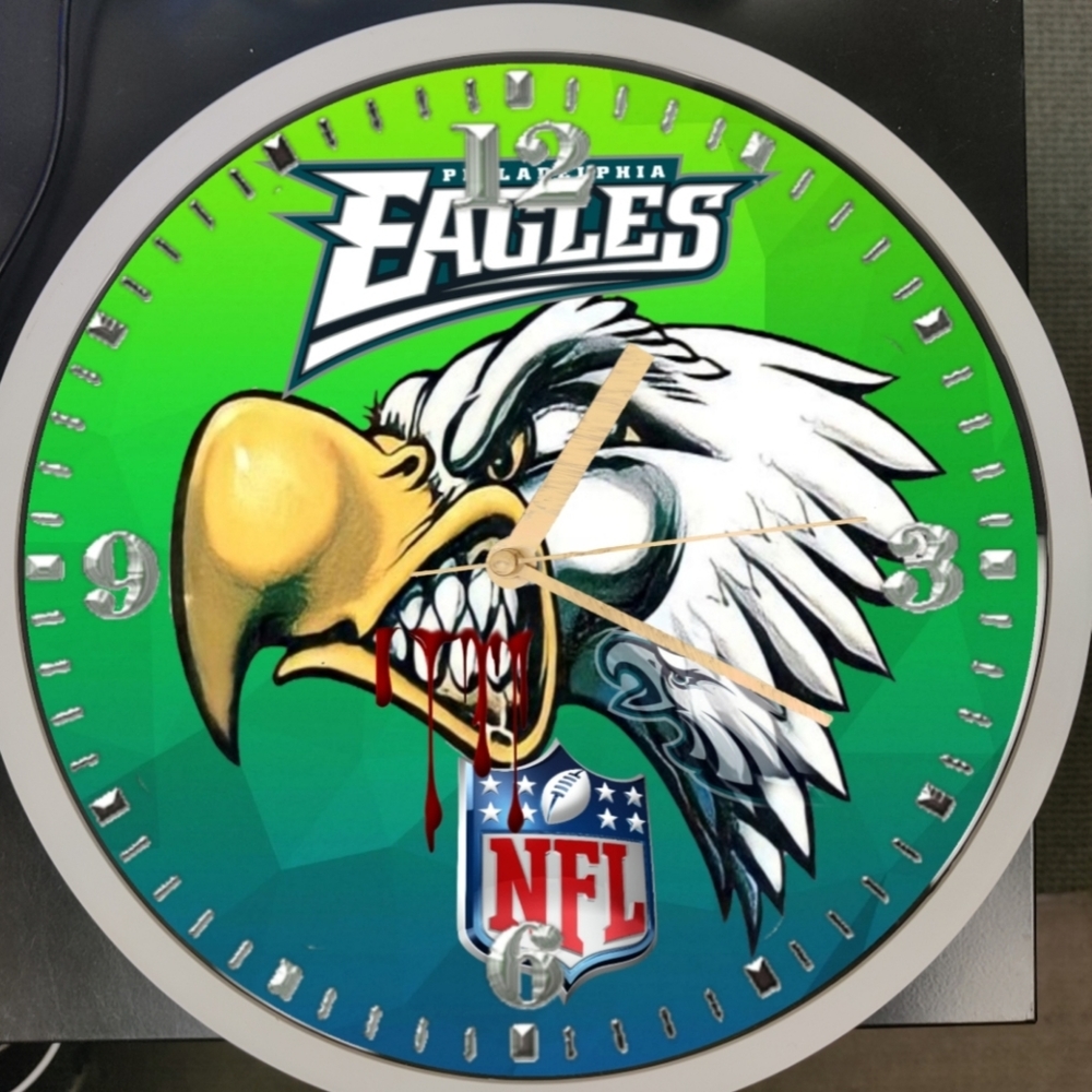 Angry eagle clock - Picture 2 of 4